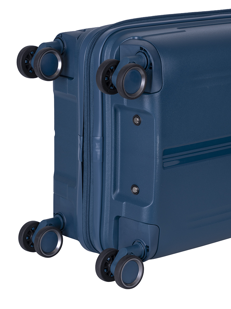 Cellini Xpedition 4 Wheel Carry On Trunk