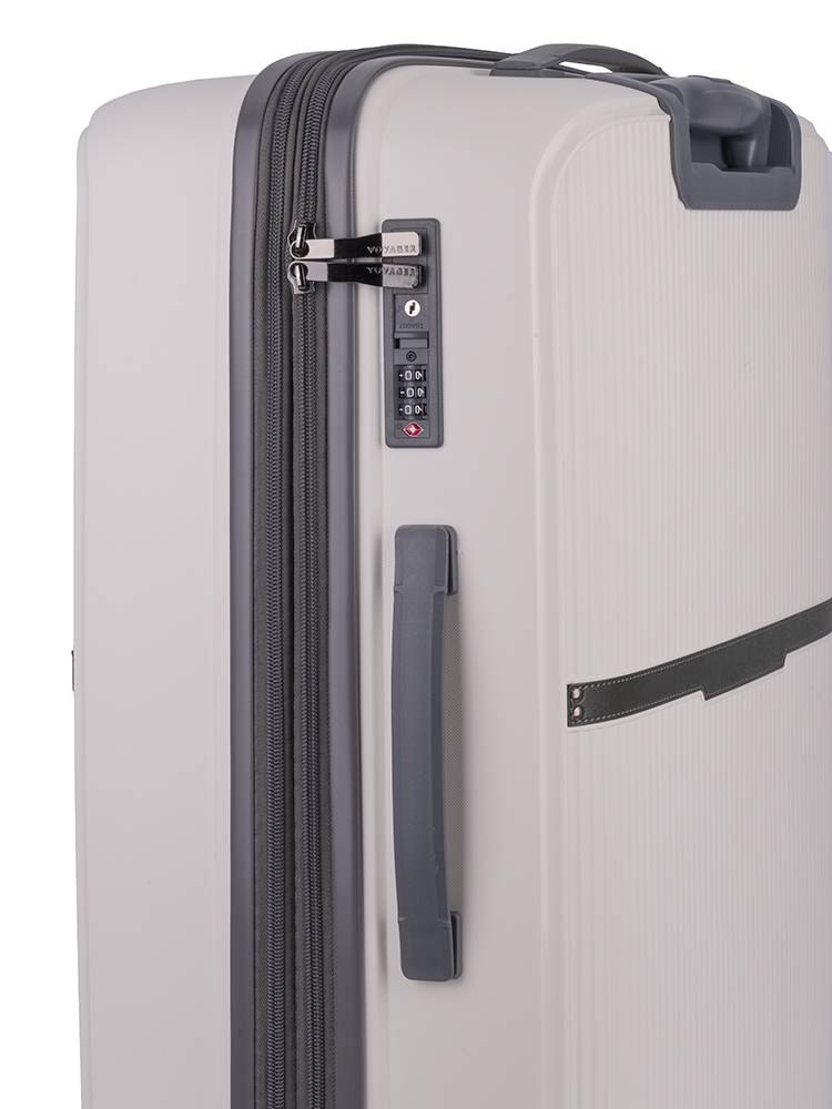 Voyager Traveler Medium 4 Wheel Trolley Case